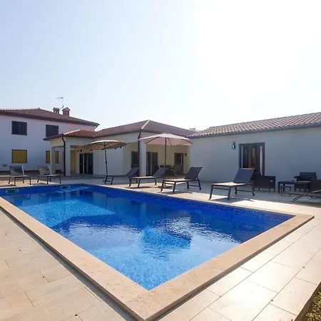 Casa Perla Filipac