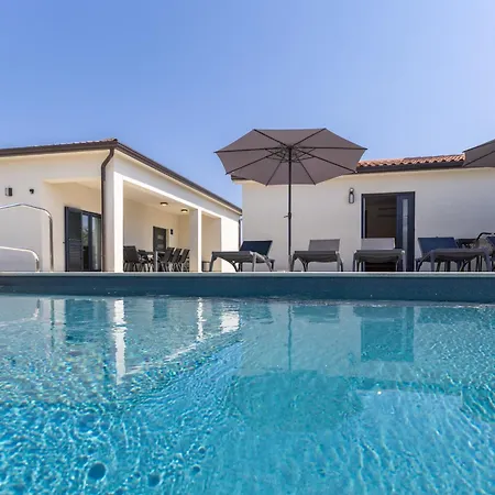 Casa Perla Filipac